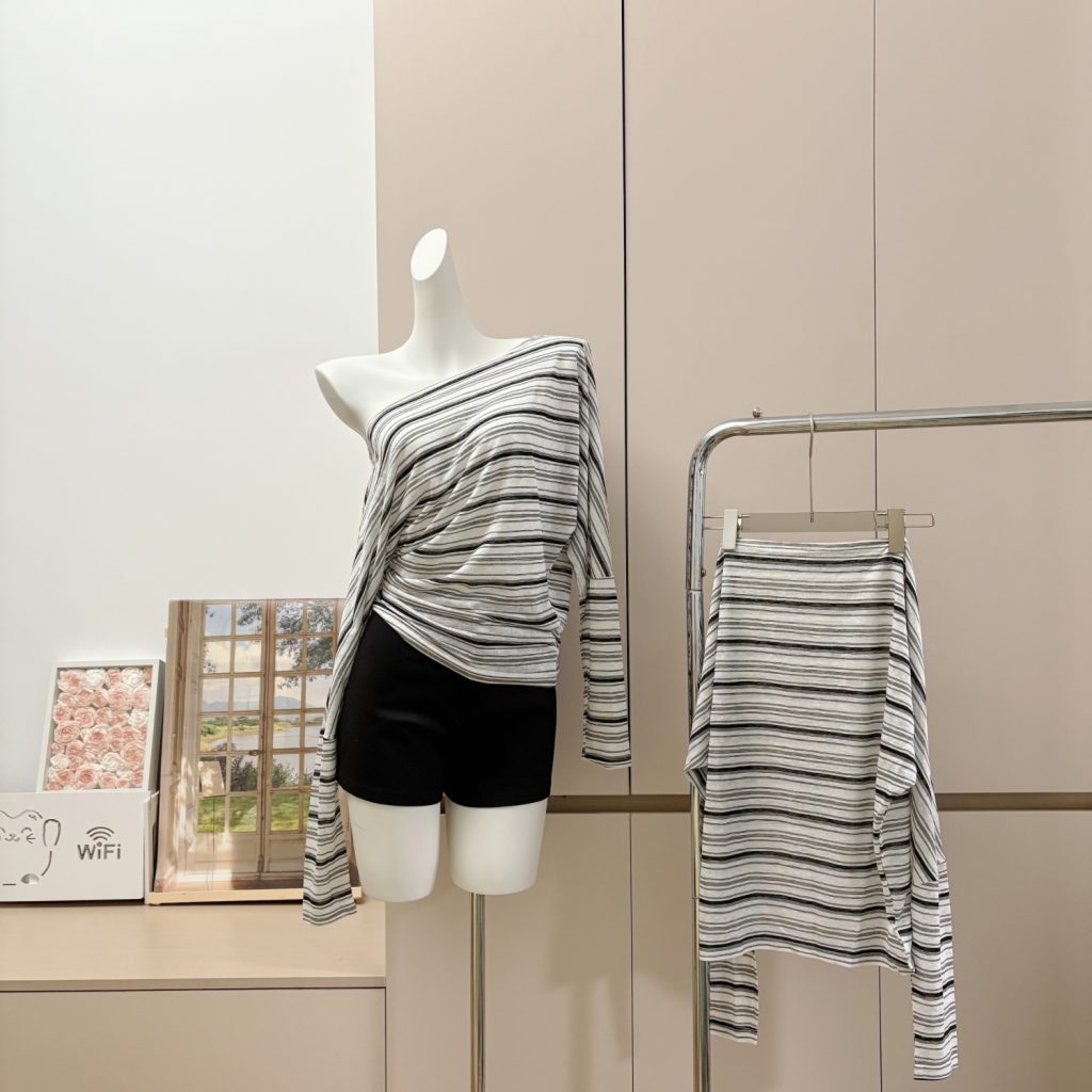 Women's Striped Long Sleeve T-Shirt with Waist-Cinching Slimming Fit